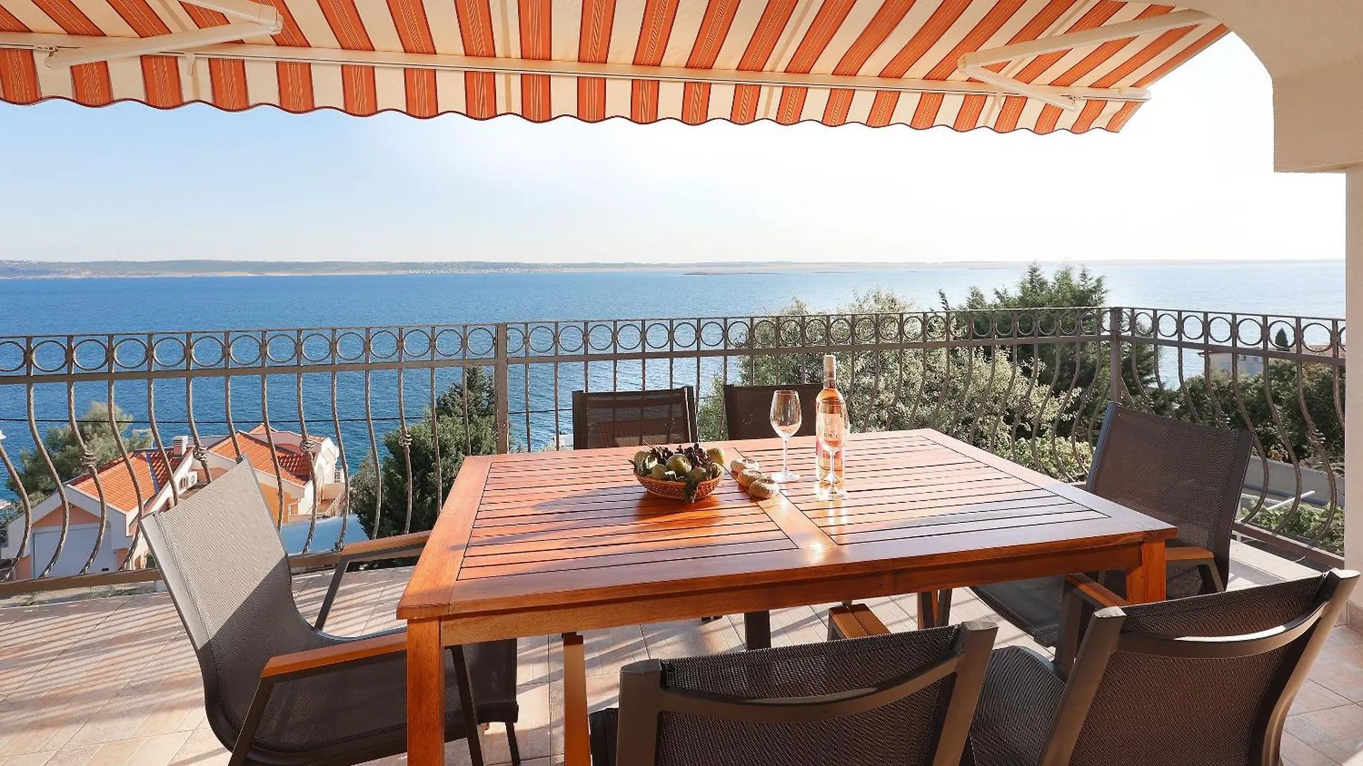 Apartment Lina - Pool And Sea View Starigrad Paklenica Croatia