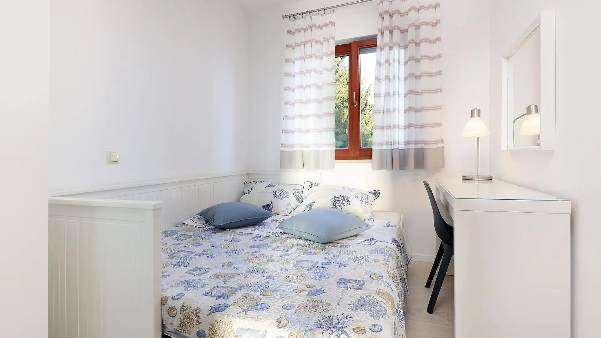 Apartment Lina - Pool And Sea View Starigrad Paklenica