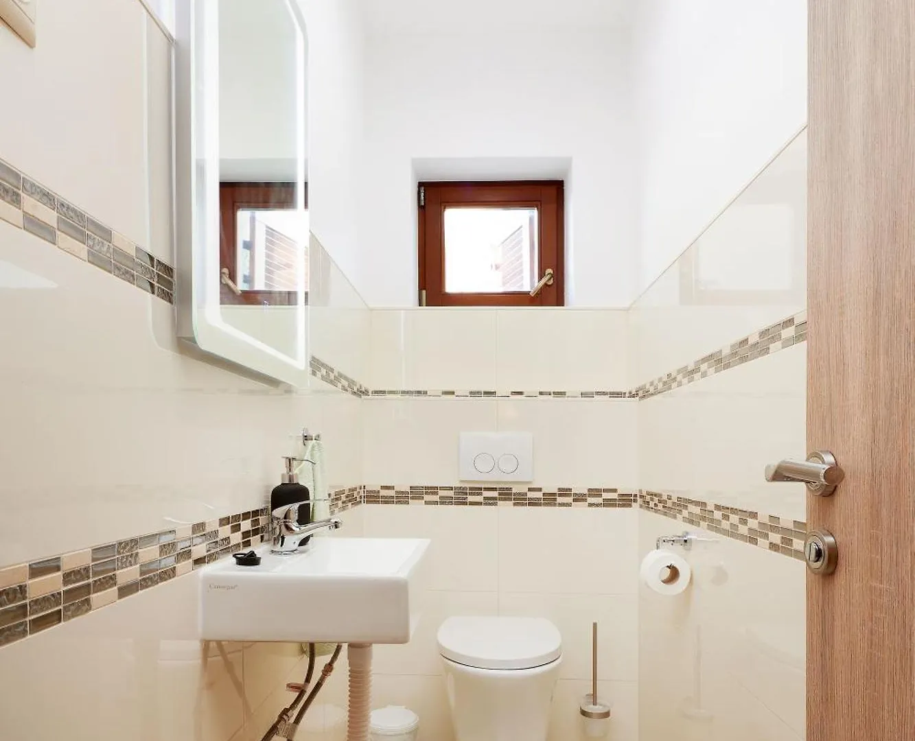 Apartment Lina - Pool And Sea View Starigrad Paklenica