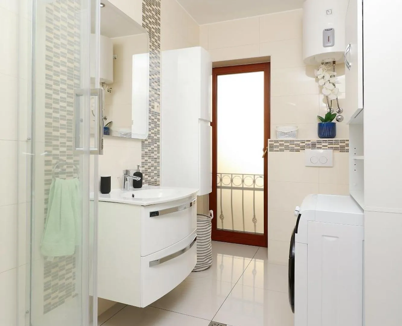 Apartment Lina - Pool And Sea View Starigrad Paklenica