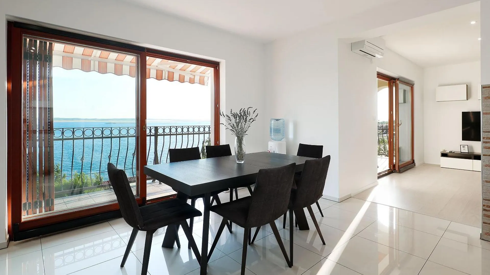 Apartment Lina - Pool And Sea View Starigrad Paklenica 0*,  Croatia